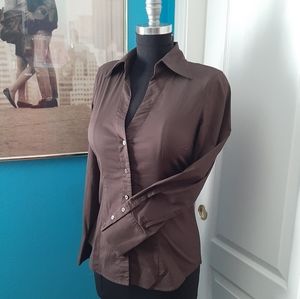 EUC EXPRESS DESIGN STUDIO brown button dwn womens fitted shirt with stretch: Med